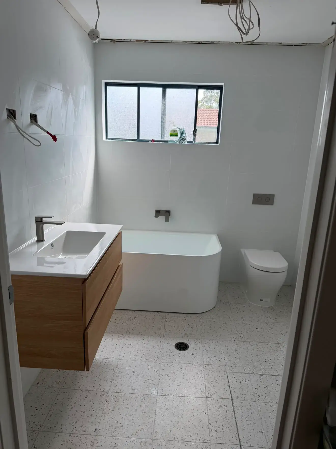 Finished bathroom, Gwandalan