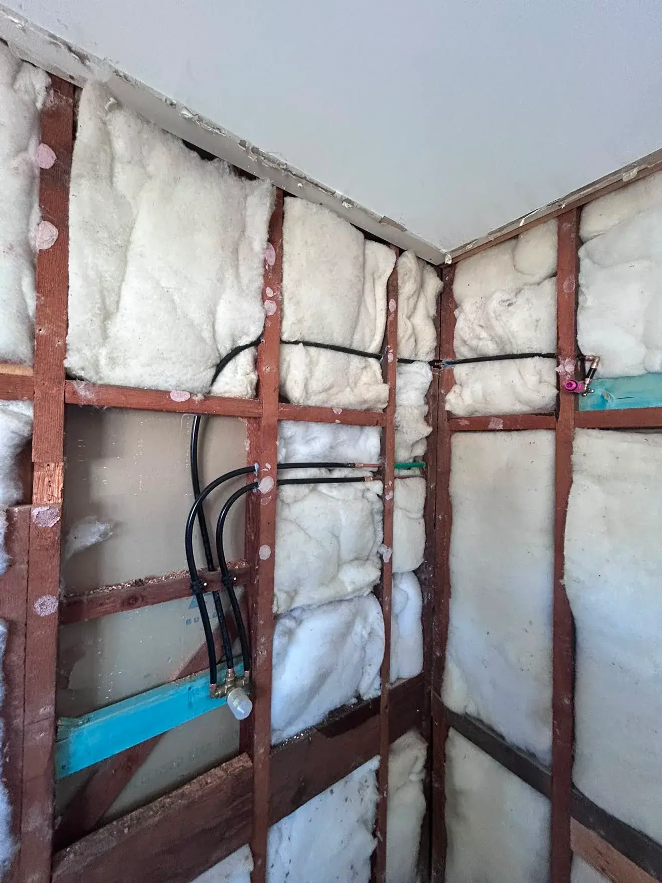 Hot and cold PEX through the studs, Gwandalan bathroom.