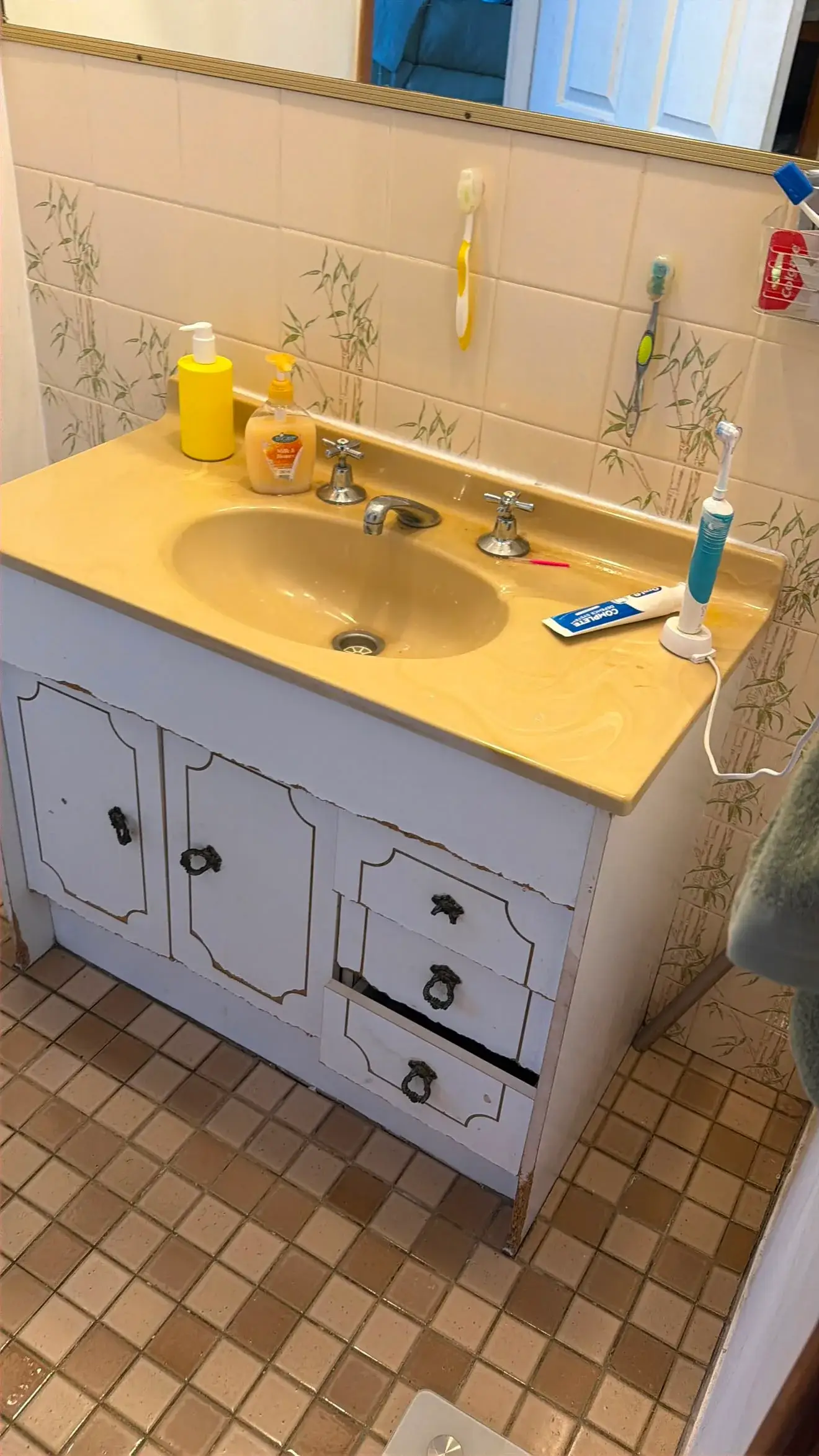 Original vanity, basin and bamboo-pattern tiles, Lake Munmorah bathroom before the renovation
